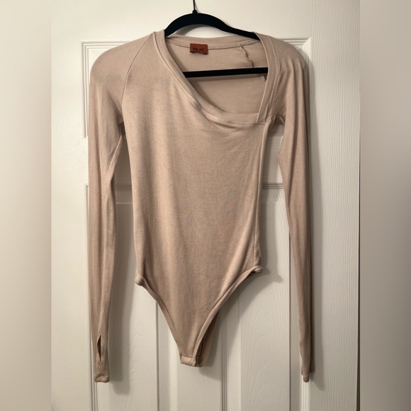 ALIX NYC Stratton Bodysuit in Almond - Picture 4 of 5